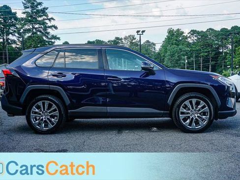 Used 2020 Toyota RAV4 XLE Premium AWD/4WD image 9