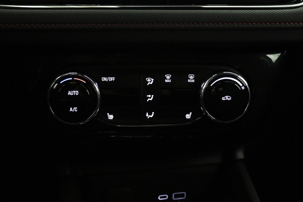 Used 2024 Chevrolet TrailBlazer RS w/ Convenience Package FWD image 28