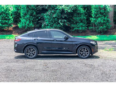 Used 2022 BMW X4 xDrive30i w/ M Sport Package 2 image 10