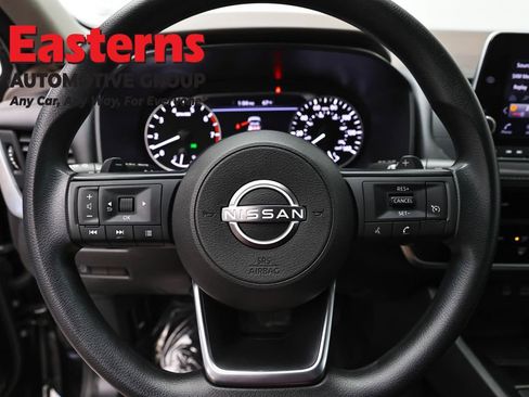 Used 2023 Nissan Rogue S AWD/4WD image 10