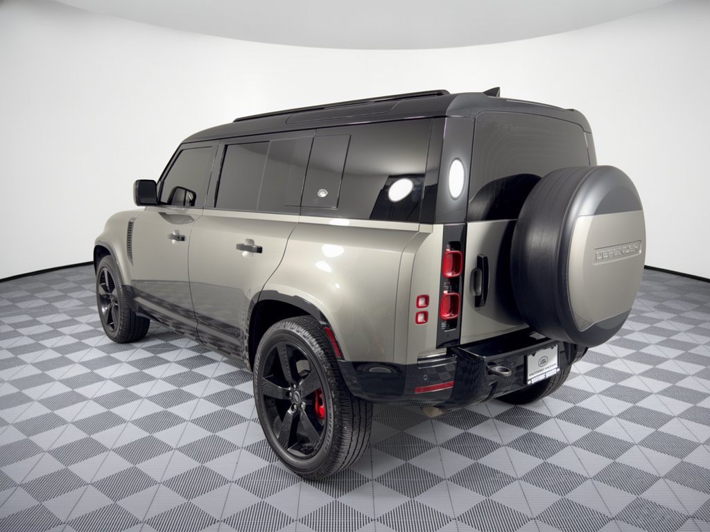 Used 2022 Land Rover Defender 110 X-Dynamic HSE AWD/4WD image 3