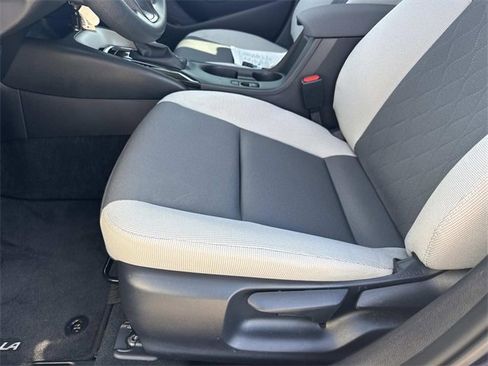 Used 2025 Toyota Corolla LE image 17