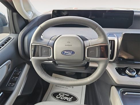 New 2025 Ford Expedition Max Active image 12