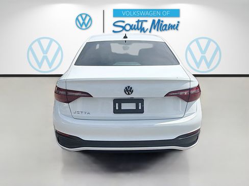 Used 2022 Volkswagen Jetta Sport FWD image 6