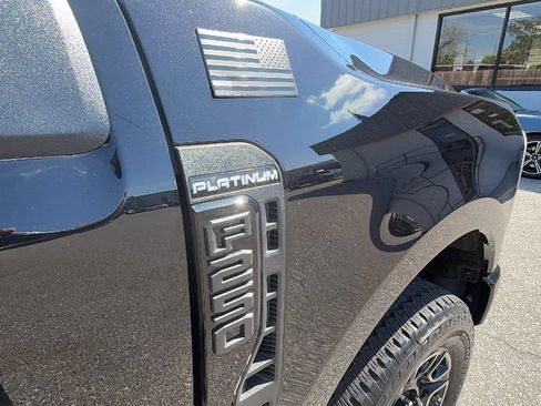 Used 2025 Ford F250 Platinum w/ FX4 Off-Road Package AWD/4WD image 31