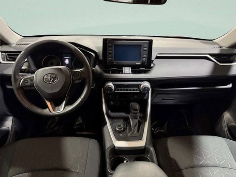 Used 2021 Toyota RAV4 XLE w/ Convenience Package image 11