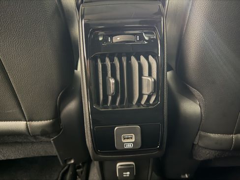 Used 2022 Jeep Compass Latitude w/ Sun and Sound Group AWD/4WD image 30