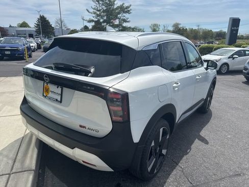Used 2025 Nissan Kicks SR AWD/4WD image 10
