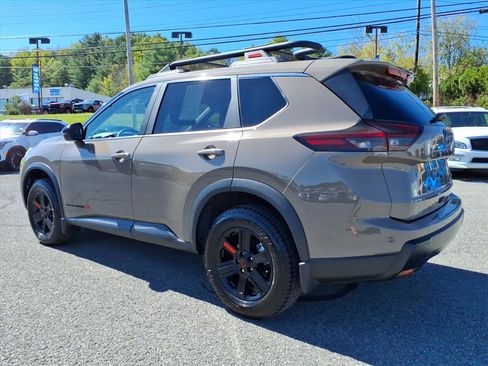 Used 2025 Nissan Rogue SV w/ Rock Creek Premium Package image 4