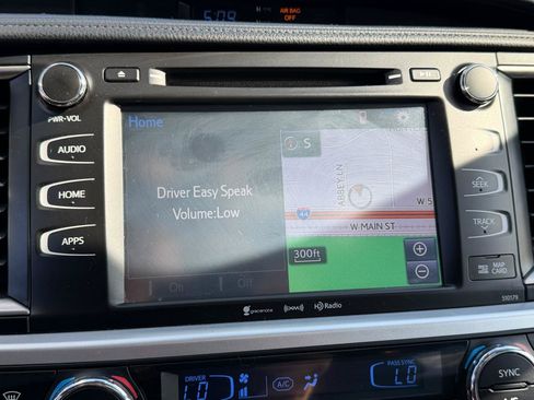 Used 2018 Toyota Highlander SE AWD/4WD image 22