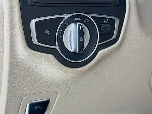 Certified 2021 Mercedes-Benz GLC 300 4MATIC image 11