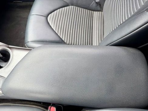 Used 2021 Toyota Camry SE image 35