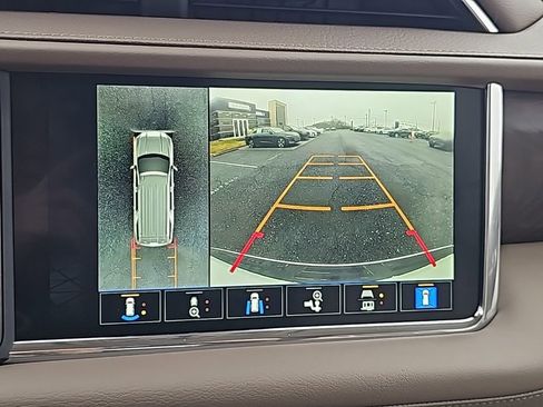 Used 2023 GMC Yukon Denali image 8