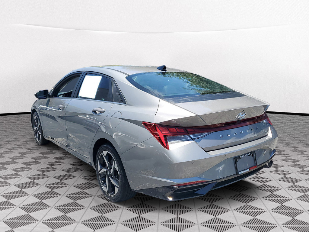Used 2022 Hyundai Elantra Limited w/ Cargo Package FWD image 4