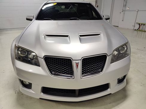 Used 2009 Pontiac G8 GXP RWD image 3