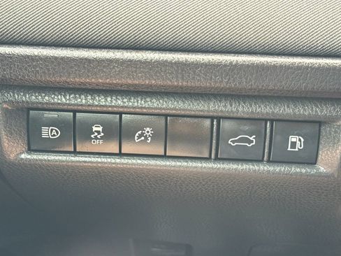 Used 2025 Toyota Camry LE FWD image 30
