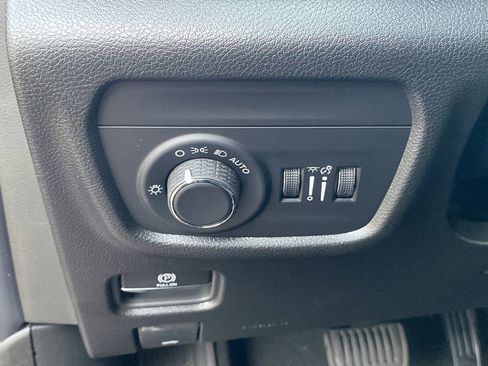 New 2025 Jeep Grand Cherokee L Altitude image 8