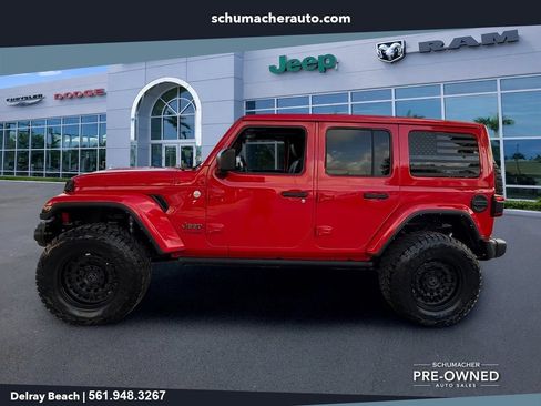 Used 2022 Jeep Wrangler Unlimited Sahara w/ LED Lighting Group AWD/4WD image 4