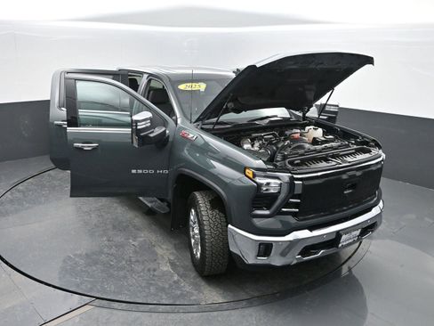 Used 2025 Chevrolet Silverado 2500 LTZ w/ LTZ Premium Package image 54