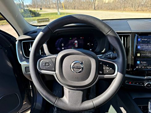 Used 2023 Volvo XC60 B5 Core w/ Climate Package image 14