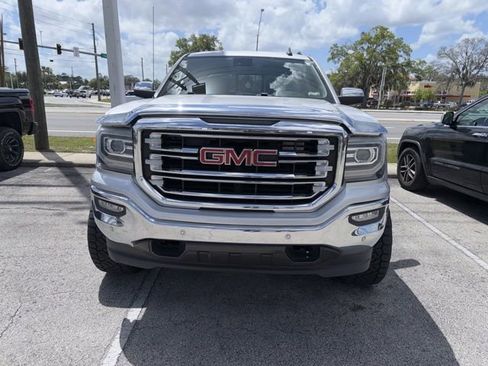 Used 2018 GMC Sierra 1500 SLT image 2