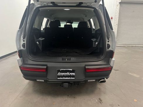 Used 2025 Hyundai Santa Fe SE FWD image 33