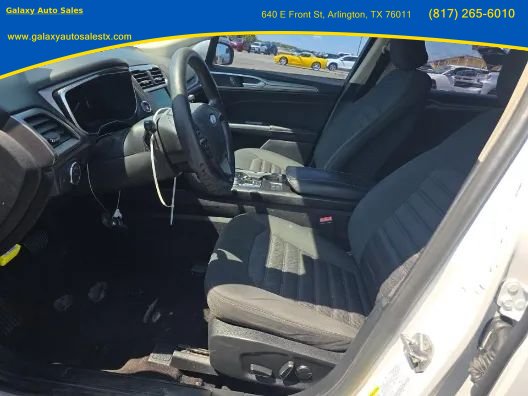 Used 2019 Ford Fusion SE FWD image 8