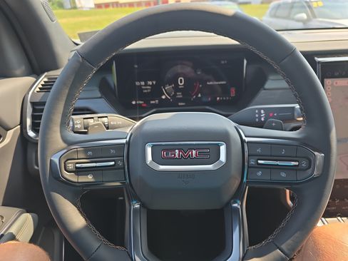 New 2026 GMC Acadia AT4 w/ Luxury Package AWD/4WD image 26