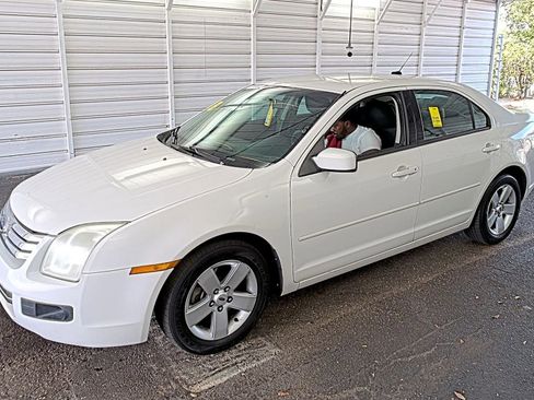 Used 2009 Ford Fusion SE FWD image 1