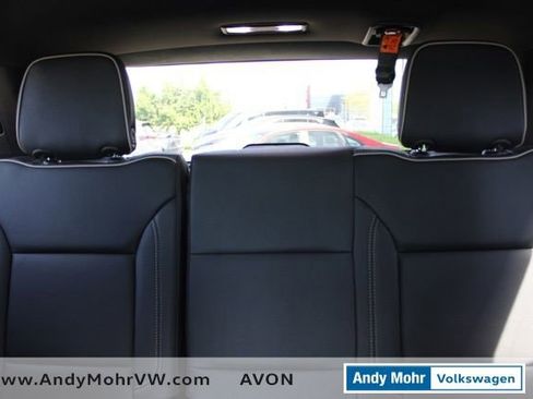 Used 2023 Chevrolet Tahoe Premier w/ Premium Package AWD/4WD image 28