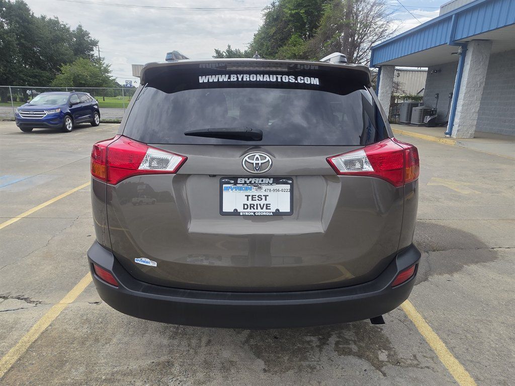 Used 2015 Toyota RAV4 LE FWD image 3