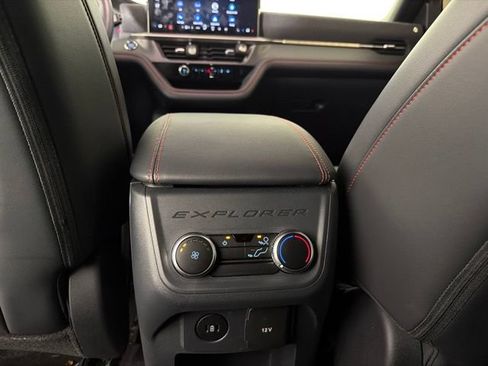 Used 2025 Ford Explorer ST-Line RWD image 32