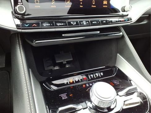 New 2026 Jeep Grand Wagoneer Limited AWD/4WD image 28