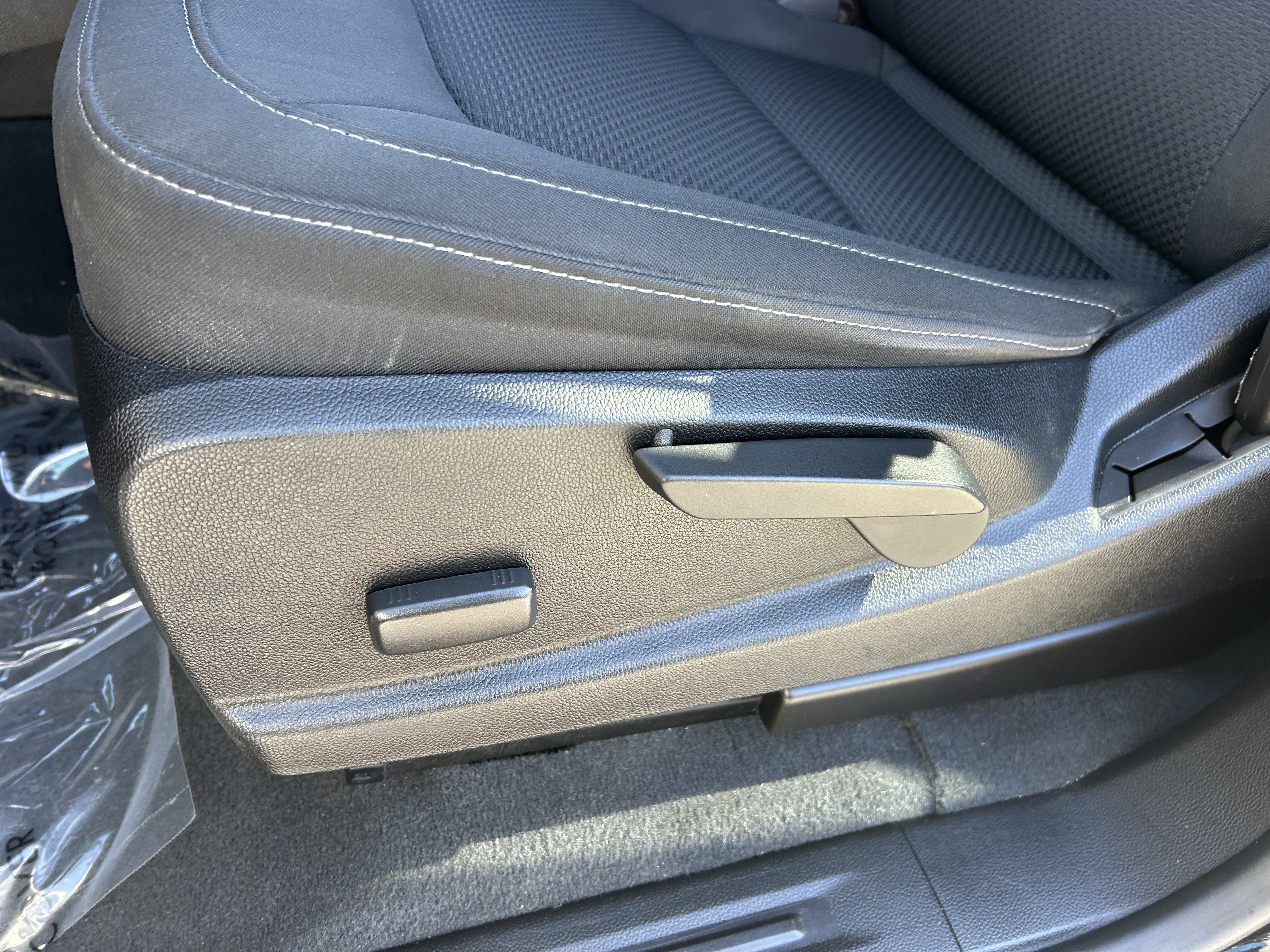 Used 2021 Chevrolet Colorado LT RWD image 17