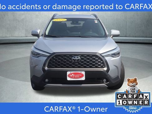 Used 2022 Toyota Corolla Cross XLE w/ Convenience Package AWD/4WD image 2