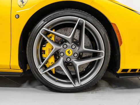 Certified 2022 Ferrari F8 Tributo RWD image 17