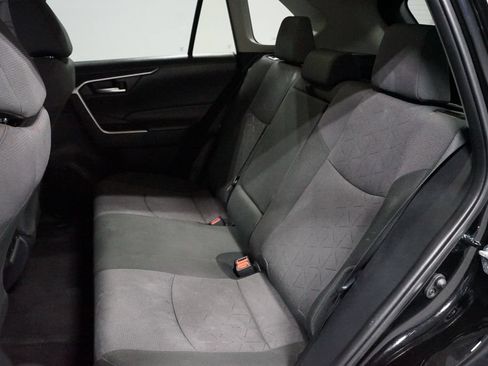 Used 2025 Toyota RAV4 XLE FWD image 29