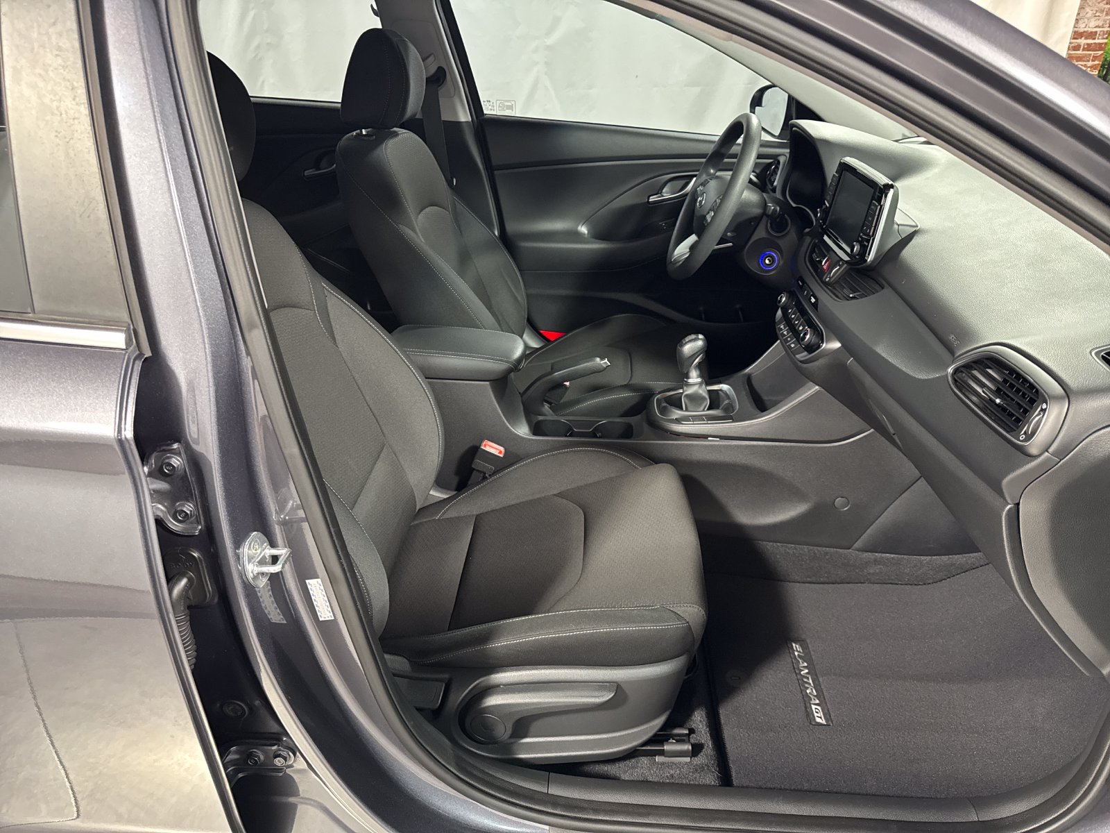 Used 2018 Hyundai Elantra GT FWD image 26
