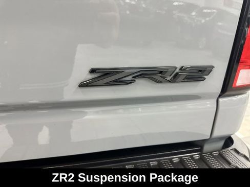Used 2025 Chevrolet Silverado 2500 ZR2 w/ Technology Package AWD/4WD image 11