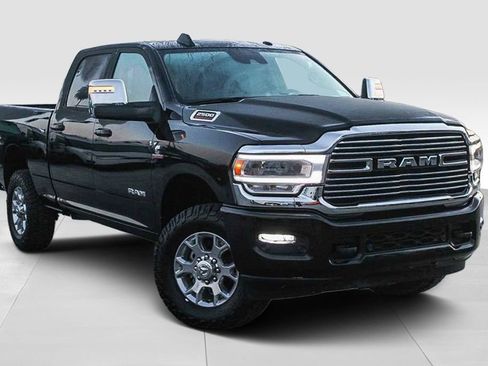 Used 2024 RAM 2500 Laramie w/ Safety Group AWD/4WD image 2