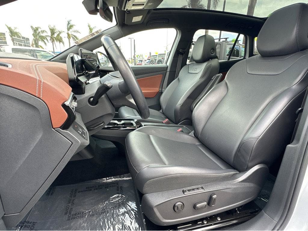 Used 2021 Volkswagen ID.4 Pro S w/ ID.4 Protection Package RWD image 8