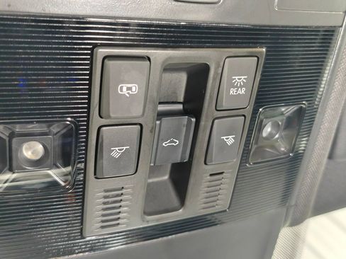 Used 2024 Volkswagen Tiguan SE R-Line image 12