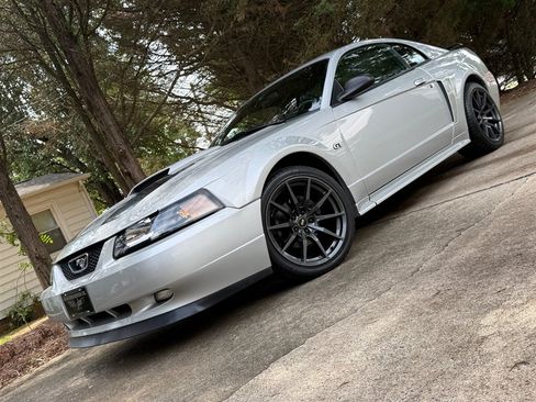 Used 2001 Ford Mustang GT RWD image 3