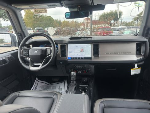 New 2025 Ford Bronco Outer Banks image 18