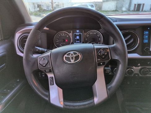 Used 2017 Toyota Tacoma Limited w/ Tow Package image 14