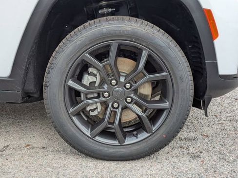 New 2025 Jeep Grand Cherokee L Limited AWD/4WD image 11