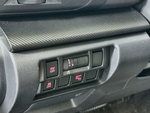 Used 2018 Subaru Crosstrek 2.0i Premium w/ Eyesight System AWD/4WD image 10