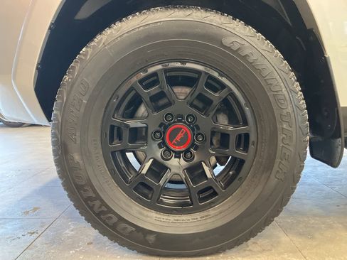 Used 2022 Toyota 4Runner TRD Off-Road Premium image 9