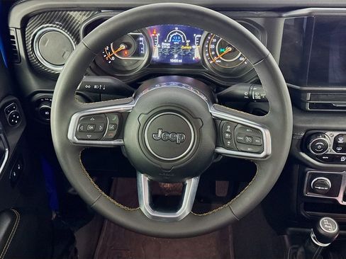 Used 2024 Jeep Wrangler Sahara AWD/4WD image 34