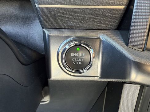 Used 2022 Ford F150 Platinum w/ Equipment Group 701A High image 18